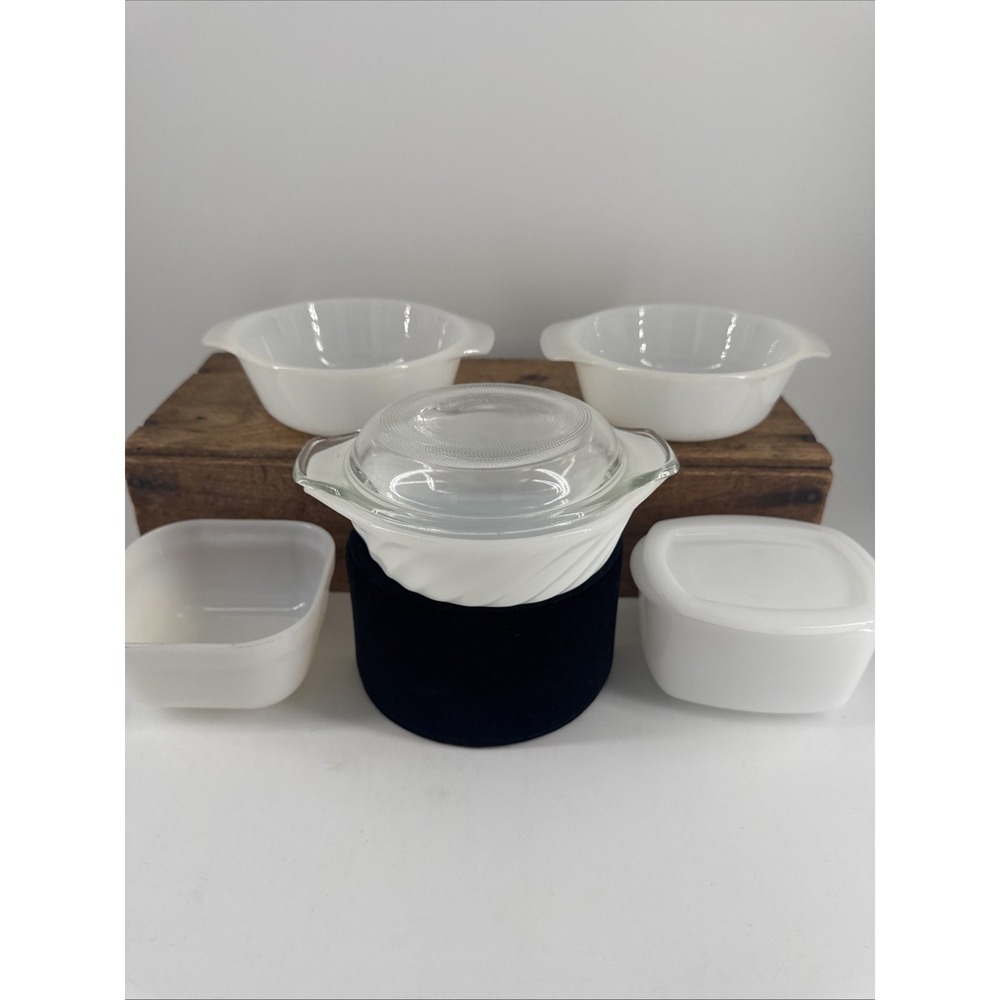 Anchor Hocking Fire King Lot 7 White Glass Pieces - Bowls Refrigerator Dish Lids